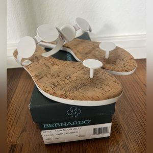 Bernardo New Moon Jelly white rubber sandals size 9M